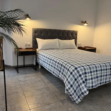 Apartment Buen Pastor Studio- Old Town